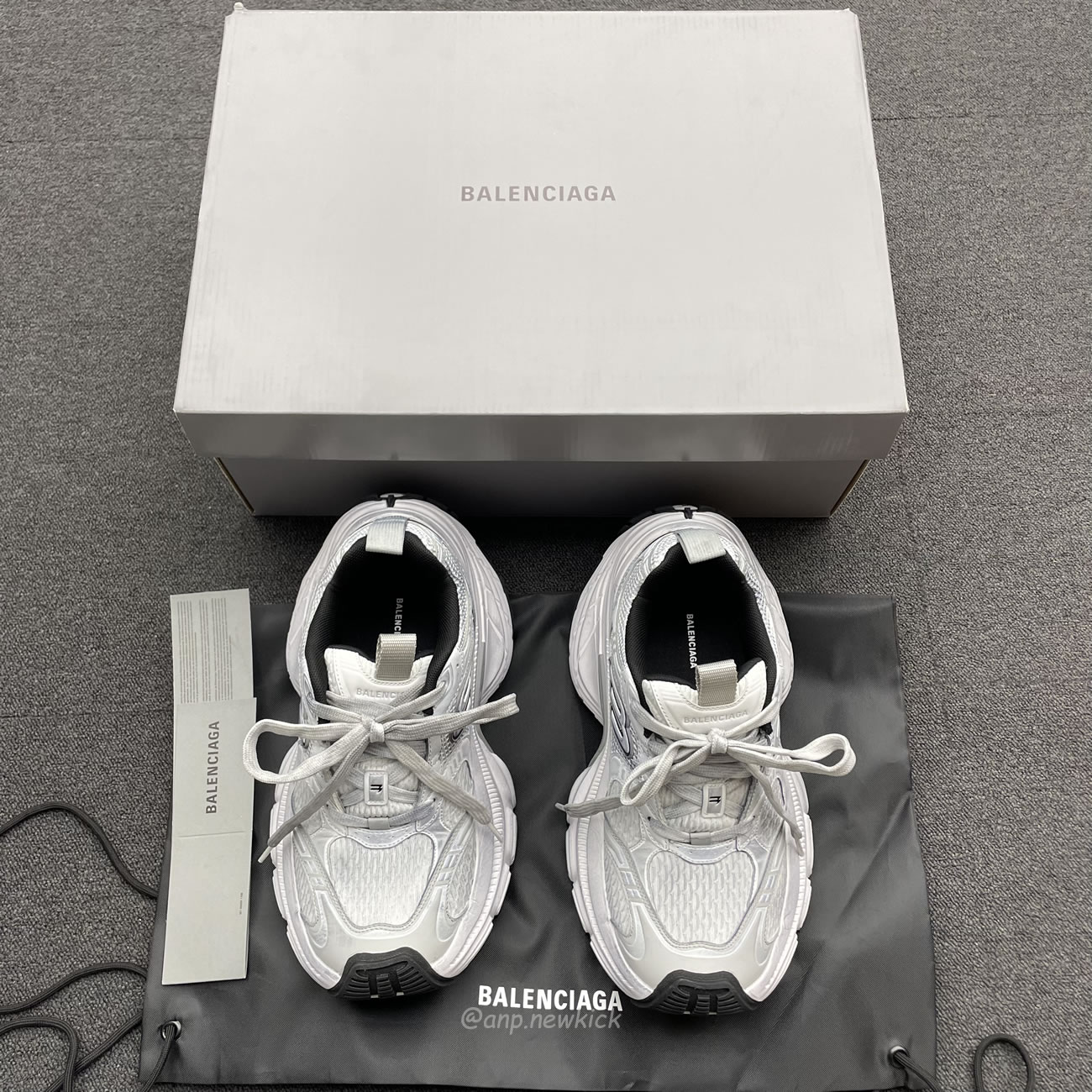 Balenciaga Fall 2024 10xl White 784344 W2mv2 9110 (2) - newkick.app